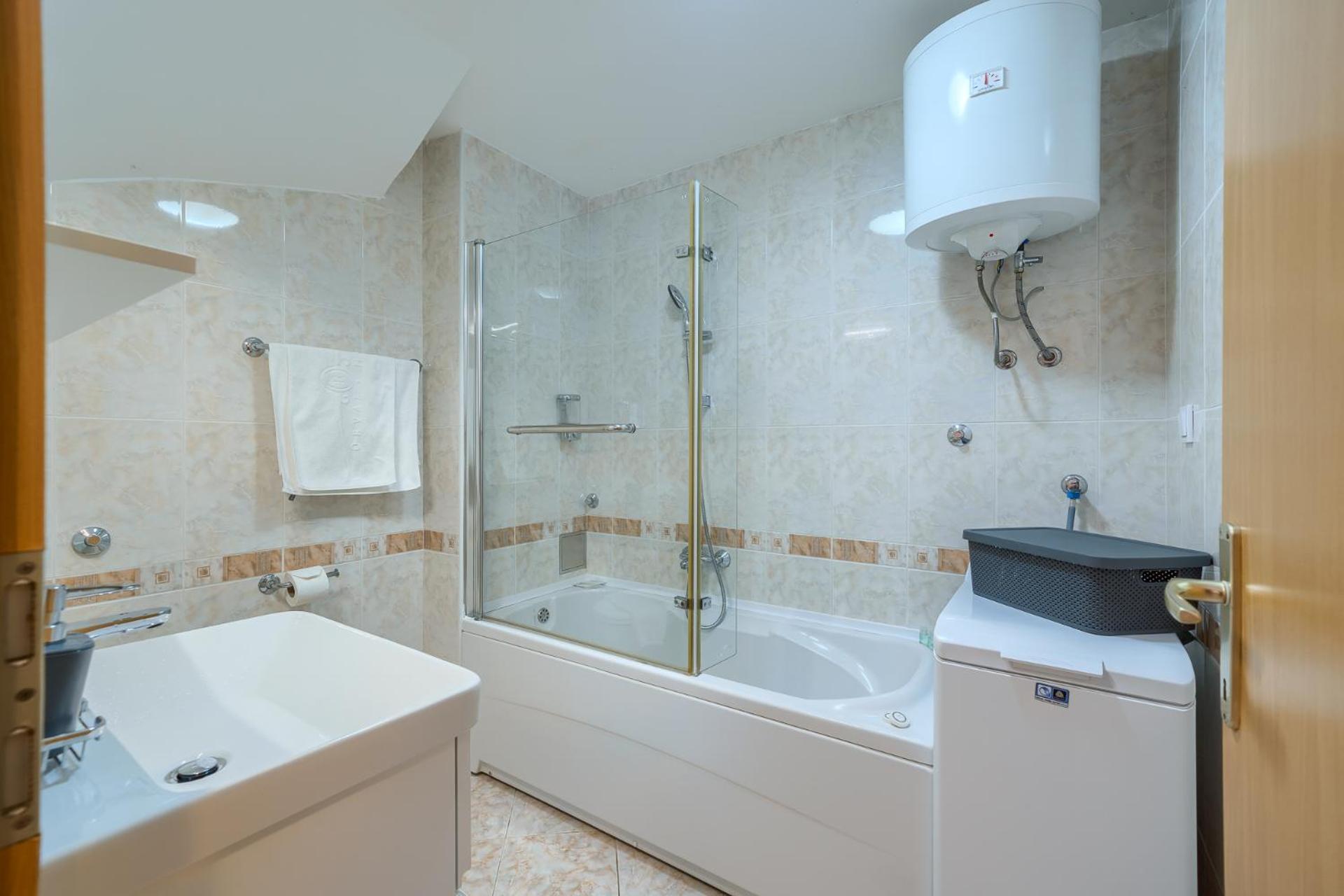 Villa Bonaca Perfect Location For A Holiday With Friends Or Family, Heated Pool Sumartin Luaran gambar