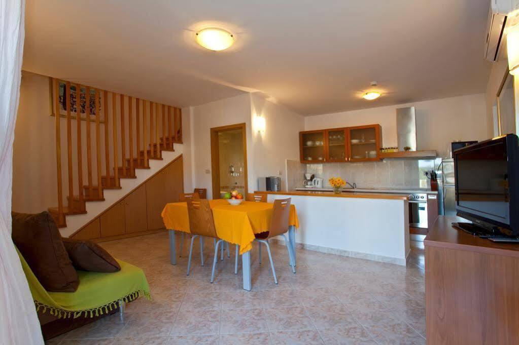 Villa Bonaca Perfect Location For A Holiday With Friends Or Family, Heated Pool Sumartin Luaran gambar